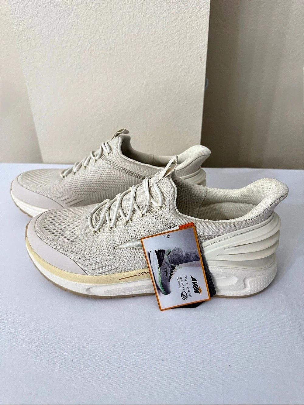 Avia Coil-On 2.0 Cream Dreamcell Sneakers NWT 10W Wide